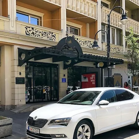 Alexandar Square Boutique